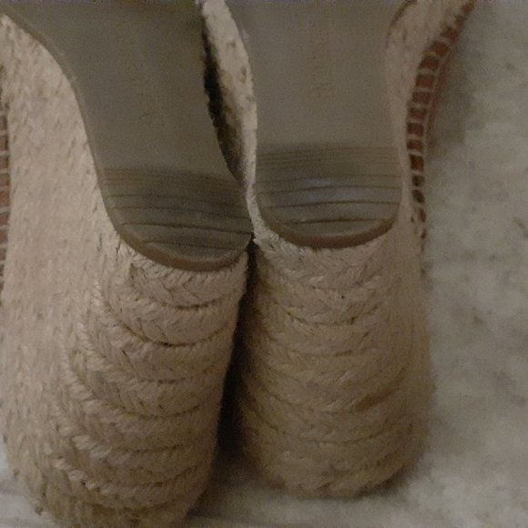 Enzo Angiolini  'Dakan' Espadrille Wedge Slide - Picture 4 of 4
